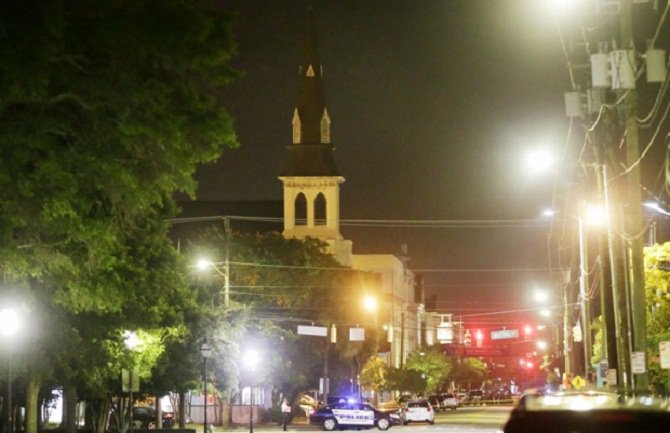 Uhapšen mladić koji je ubio devetoro ljudi u crkvi (Video)