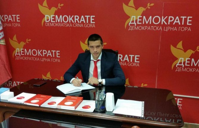 Vlast  zbog građana mora da sprovede izborni zakon