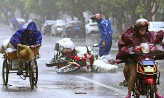 Evakuisano više od 40.000 stanovnika ostrva Hainan 