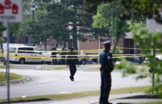 Revolveraš u kafiću ubio najmanje dvoje, a dvoje teško ranio