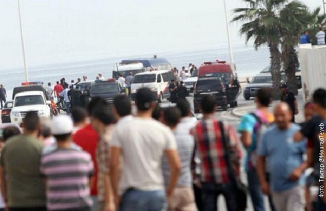 Teroristički napad u Tunisu, 37 mrtvih