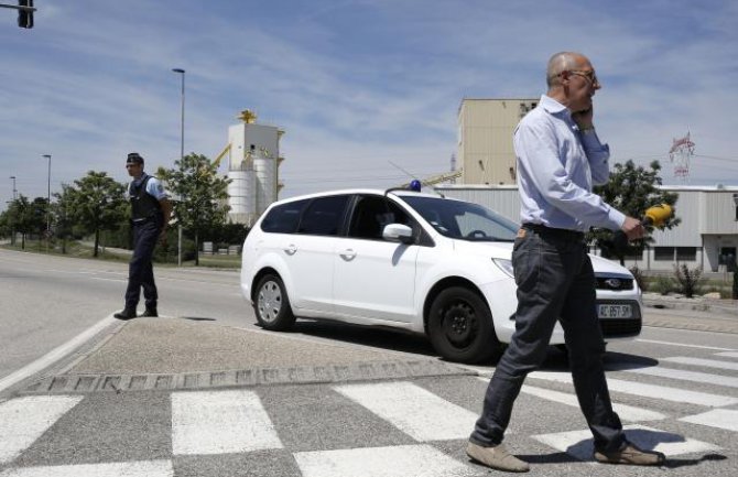 Islamisti čovjeku odsjekli glavu u Grenoblu