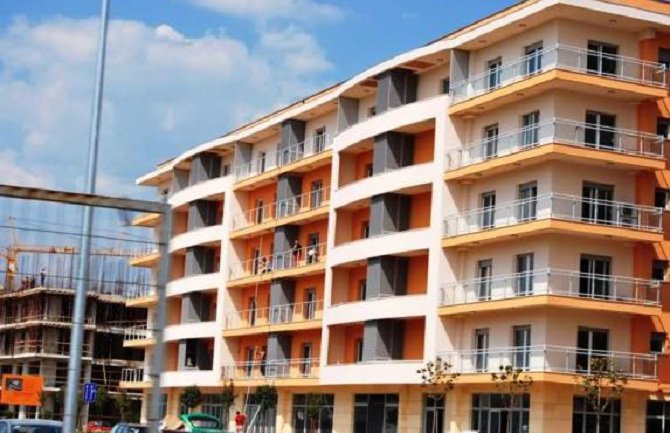 Koliko stambenih jedinica imaju neki ministri