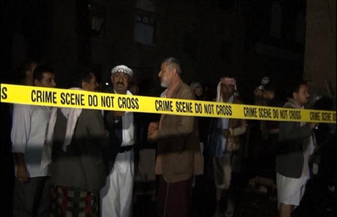 U bombaškom napadu na Hute ubijeno najmanje 28 ljudi