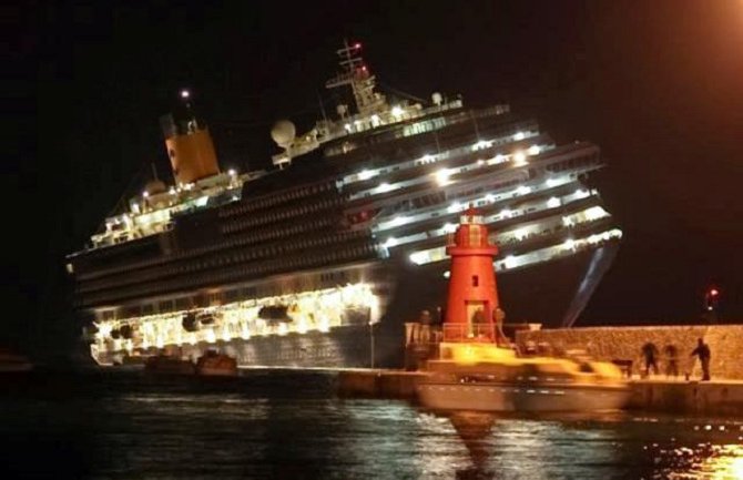 Prevrnuo se brod sa 170 ljudi, najmanje 33 mrtvih