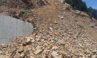 Odron na putu Đurđevića Tara - Mojkovac, saobraćaj u prekidu