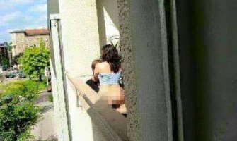  Par u Banjaluci uhvaćen u seksu na terasi (FOTO 18+)