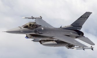Sudarili se u vazduhu F-16 i privatni avion 