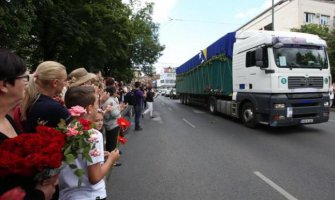 Konvoj sa 136 tabuta žrtava genocida stigao u Potočare