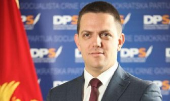 Zapaljeno vozilo Jovana Martinovića predsjednika cetinsjkog DPS-a