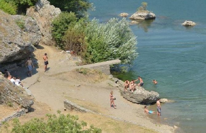  Rus spasio dječaka sigurne smrti na Momišićkoj plaži u Podgorici