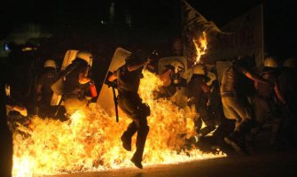  Sukob policije i demonstranata, privedeno 50 osoba