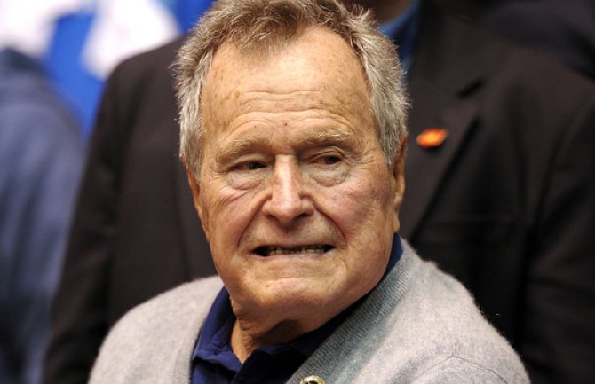 Džordž Buš slomio vratnu kost