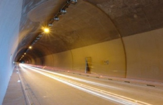 Čuvaju svijetla u tunelu Tivran