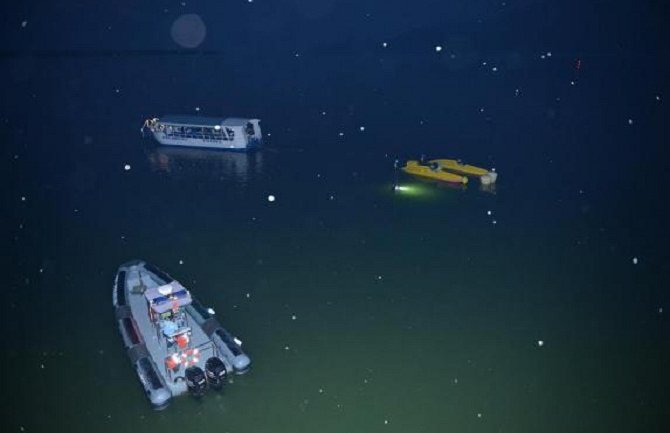 Zbog izvlačenja protiv-požarnog aviona iz jezera zatvoren put Bar-Podgorica