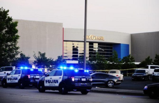 Pucnjava u bioskopu, ubijeno dvoje ljudi