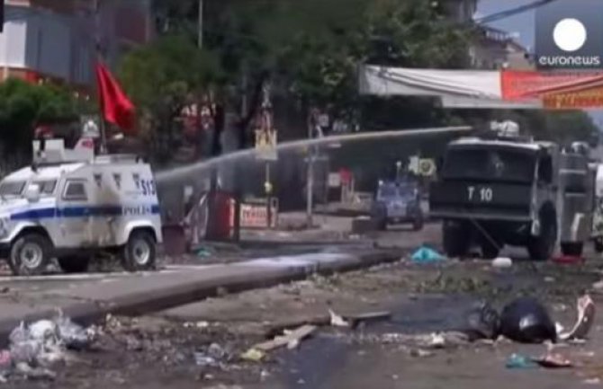 Istanbul: Sukob policije i demonstranata,policajac preminuo od zadobijenih povreda 