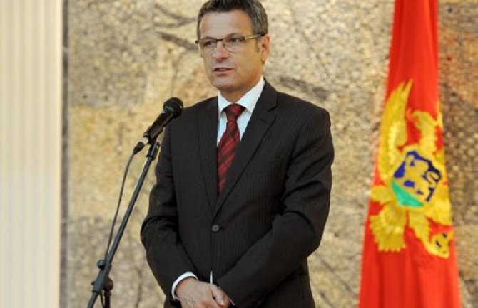 CG neutralnost košta više nego članstvo u NATO