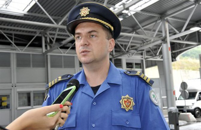 Predstavljani mobilni čitači ličnih dokumenata i registarskih oznaka