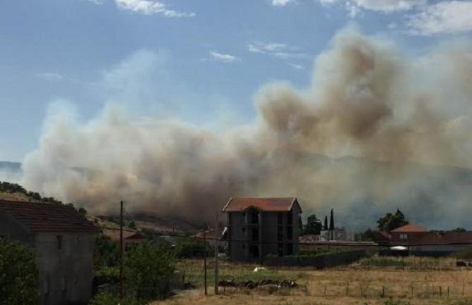 U Podgorici aktivna dva požara