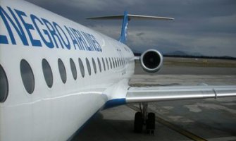 Avion vraćen na podgorički aerodrom zbog naprslog stakla