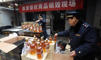 U Kini zaplijenjeno 5.300 boca rakije 