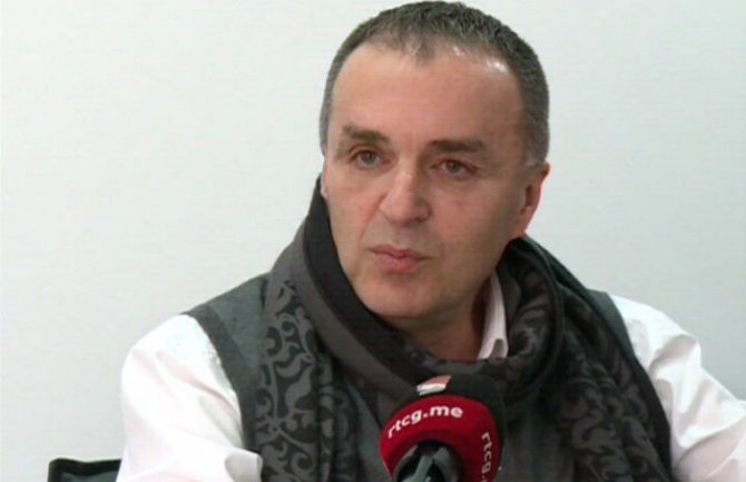 Pejović obećao veće plate, topli obrok i beneficirani radni staž