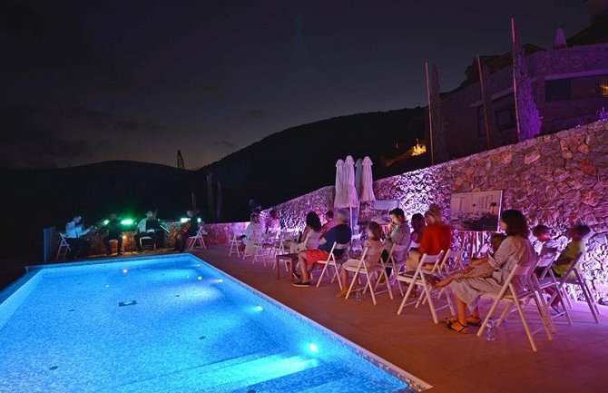 Luštica Bay predstavlja monografiju „Tivatski slikari