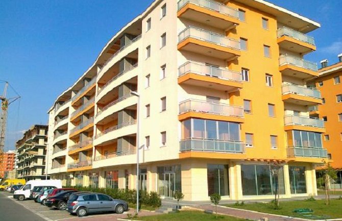 Padaju cijene i prodaja nekretnina