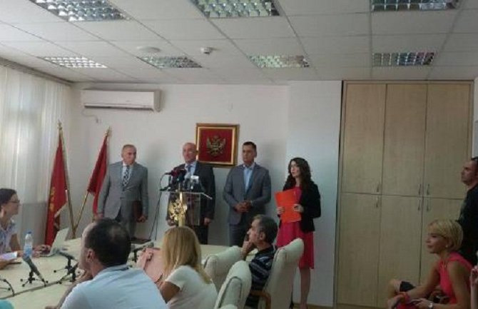 U Budvi privedeno 13 osoba, za jednom se traga