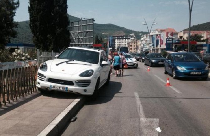 Oboren pješak kod CNP-a, transportovan u Urgentni centar