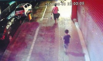 Ogromna reklama usmrtila ženu pred očima njenog maloljetnog sina (Foto)