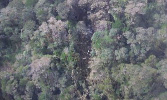 Spasioci ne mogu do olupine aviona