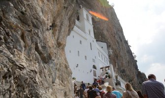 Zaustavio autobus iz Zvornika i tražio od putnika da plate za prolazak do Ostroga