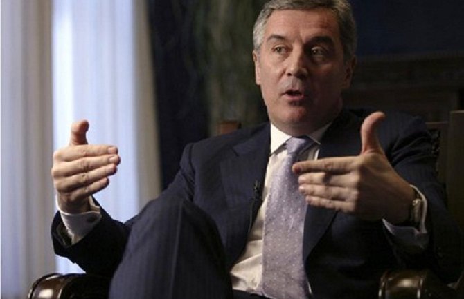 Đukanović: Protesti će potrajati ako imaju za cilj smjenu vlasti