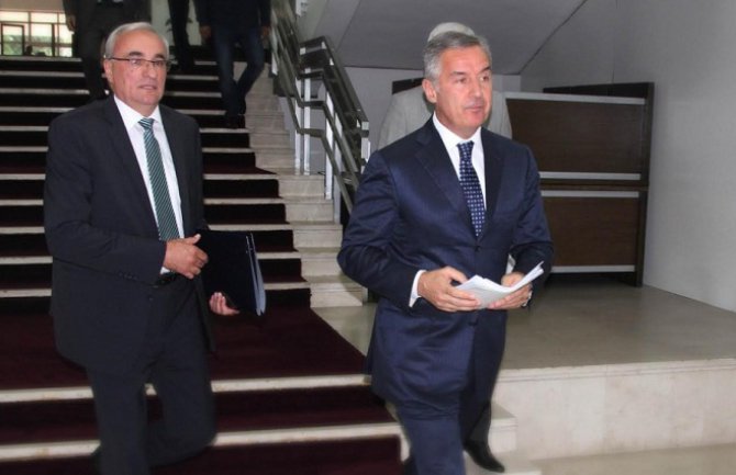 DPS još ne razmišlja o smjeni ministara