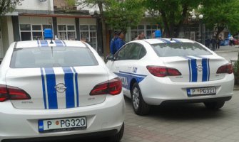 Policajci opljačkani, uzeti pištolji i municija