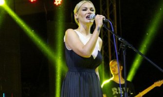 Nezaboravni koncert: Nataša Bekvalac oduševila publiku u Vranju (Foto)