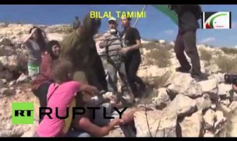 Palestinke grizle izraelskog vojnika da spasu dječaka (Video)