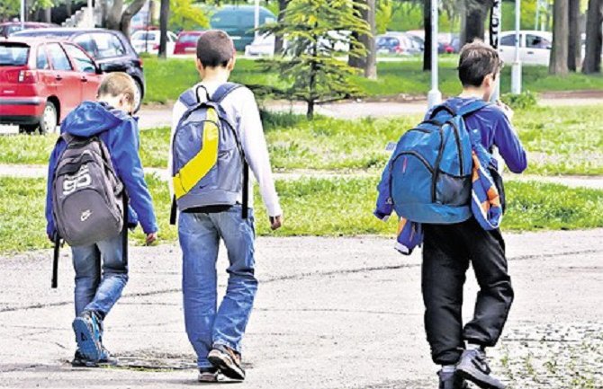 Podgorica: Besplatni udžbenici za prvake