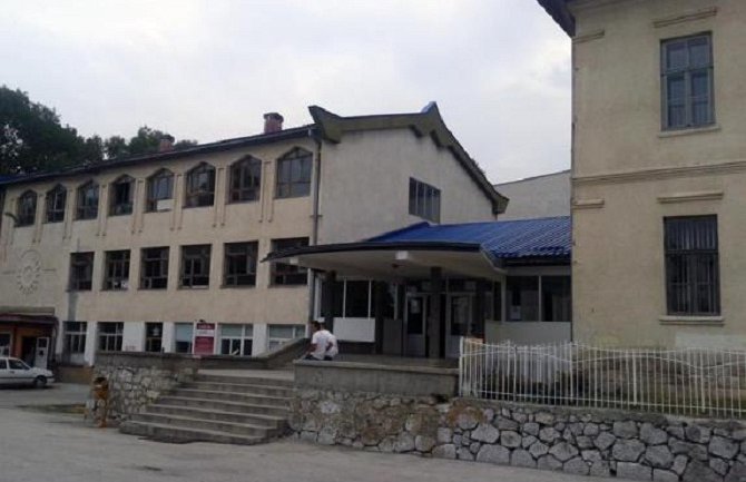 U tri škole otkriveno: Isplaćivane zarade za 25 nepostojećih radnika