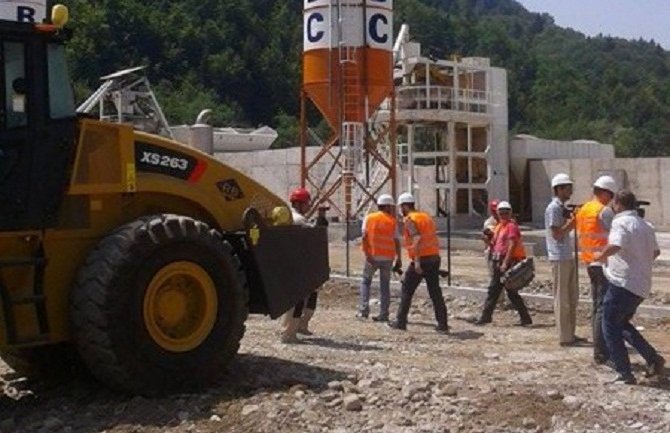 Gradilište autoputa: Devet radnika radilo na crno