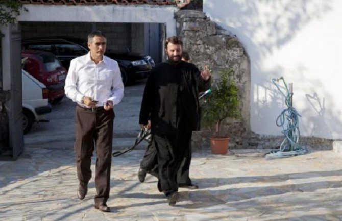 Državi se omogućava miješanje u ustrojstvo crkve