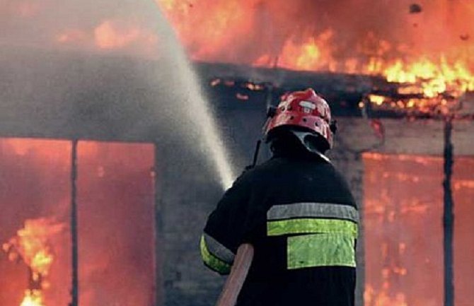 Moskva: U požaru poginulo osam vatrogasaca