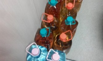 Granični prelaz Dobrakovo: Oduzeto 70 litara neprijavljenog pića