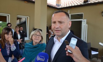 Žurić: Razmotriću inicijativu za oduzimanje nagrade Karadžiću