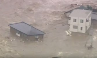 Obilne padavine pogodile Japan, voda nosi sve pred sobom (VIDEO)