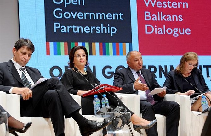 Lazović: Borba protiv korupcije prioritet Vlade