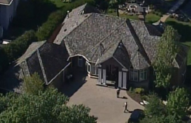 SAD: Petočlana porodica pronađena mrtva u luksuznoj kući