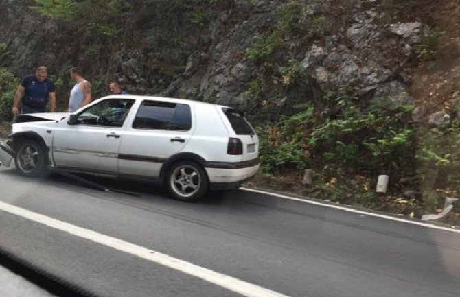 Saobraćajna nezgoda na izlazu iz Podgorice (Foto)